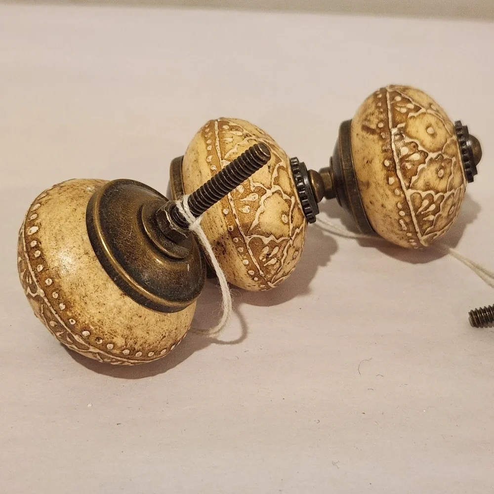 ANTIQUE DRAWER PULL CABINET KNOBS DISTRESSED FLORAL PAISLEY